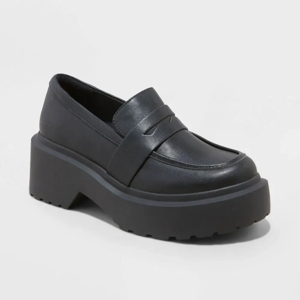 Platform Lug Sole Penny Loafer - Black
